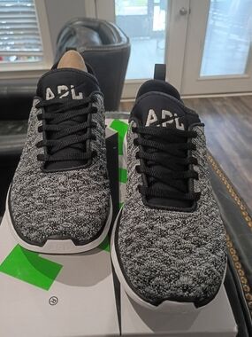 APL Techloom Phantom Knit Sneakers - Black & White New Women's Size 5